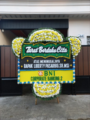 Papan Bunga Duka di Tegal Ratu