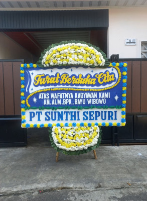 Papan Bunga Duka di Tegal Ratu
