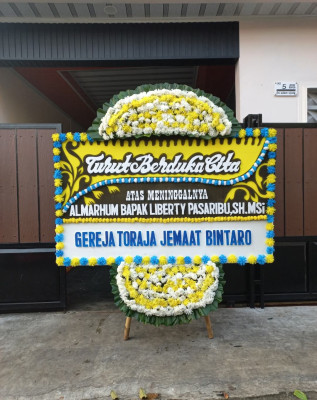 Papan Bunga Duka di Tegal Ratu