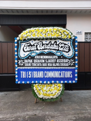 Papan Bunga Duka di Tegal Ratu
